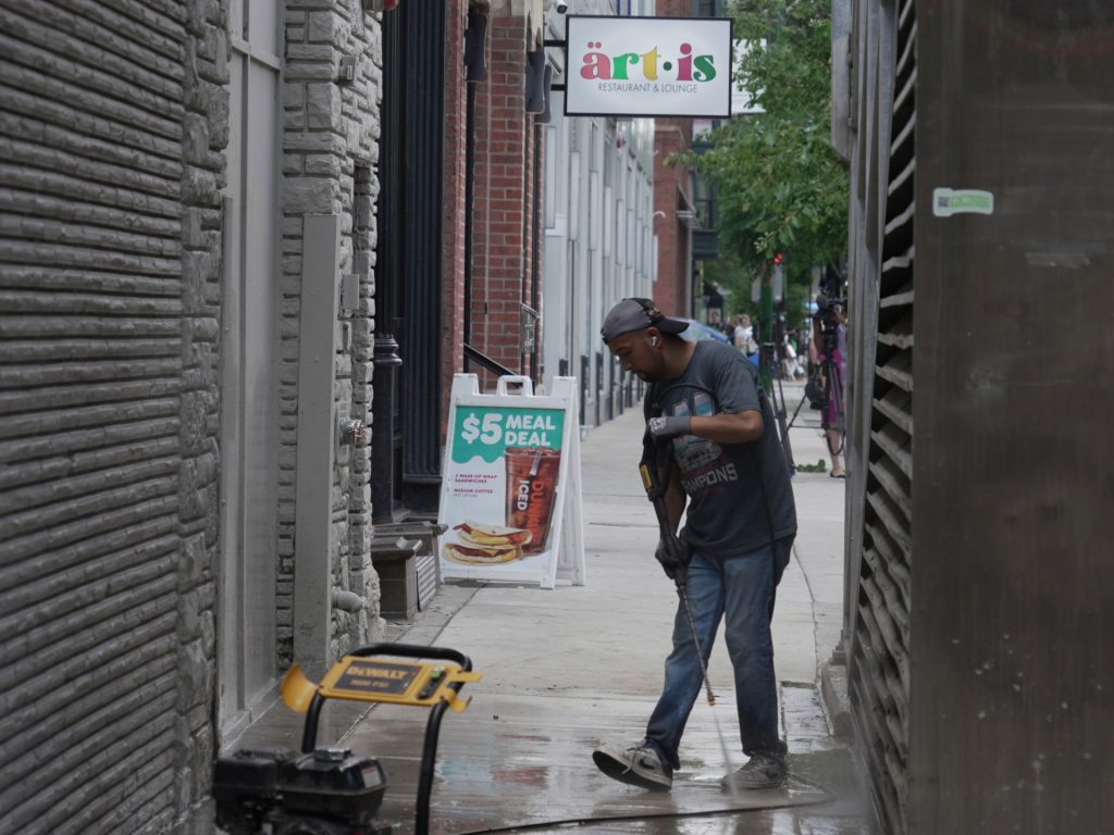 Chicago mass shooting leaves four dead, 14 injured outside downtown lounge