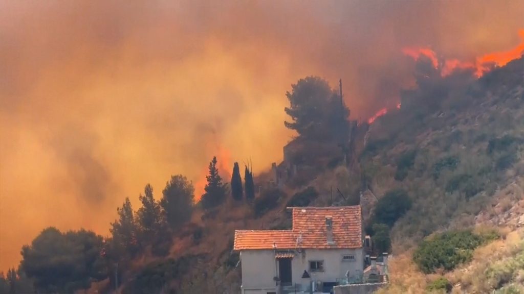 Wildfires shut airport near Marseille in France Wildfires shut airport near Marseille in France