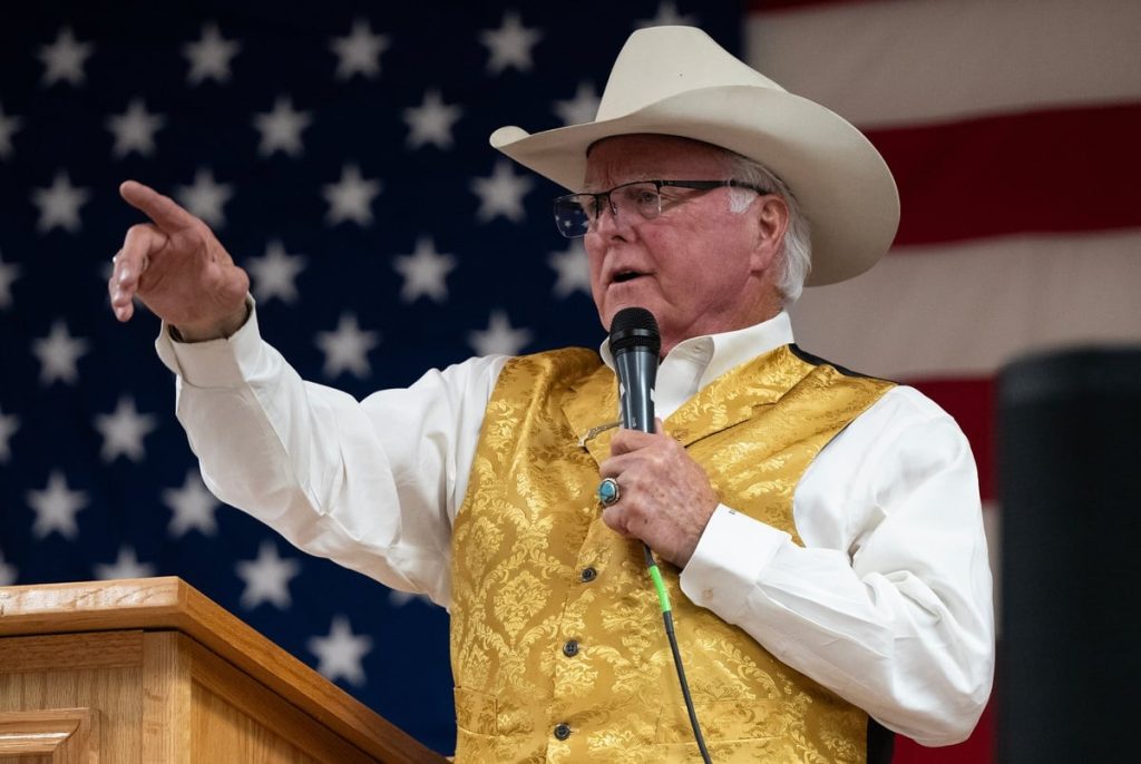 State Ag employees told police they were wary of Sid Miller’s political consultant. Now he’s the agency’s chief of staff. State Ag employees told police they were wary of Sid Miller’s political consultant. Now he’s the agency’s chief of staff.