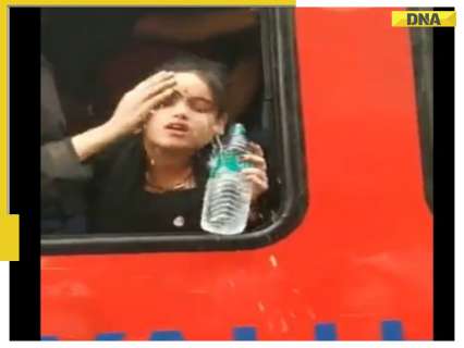 Viral Video: Young girl nearly suffocates in crowded train coach, people laugh and make fun of her – WATCH