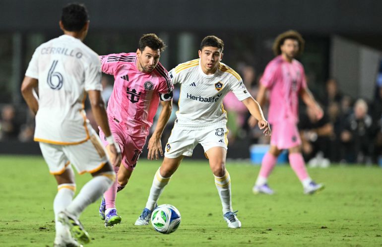 Lionel Messi scores as Inter Miami wins late against LA Galaxy