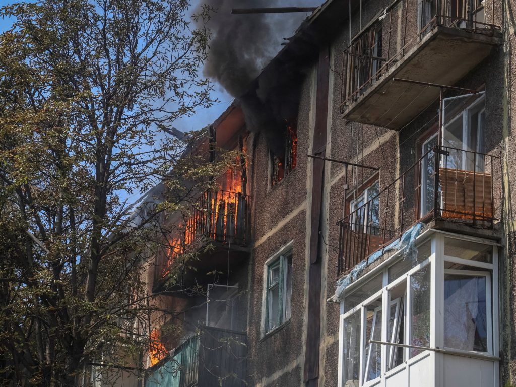 Ukraine says it hit Russian oil refinery in drone exchanges; key talks loom Ukraine says it hit Russian oil refinery in drone exchanges; key talks loom