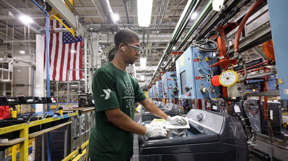 Tariff uncertainty threatens 0B in US manufacturing investment, report warns