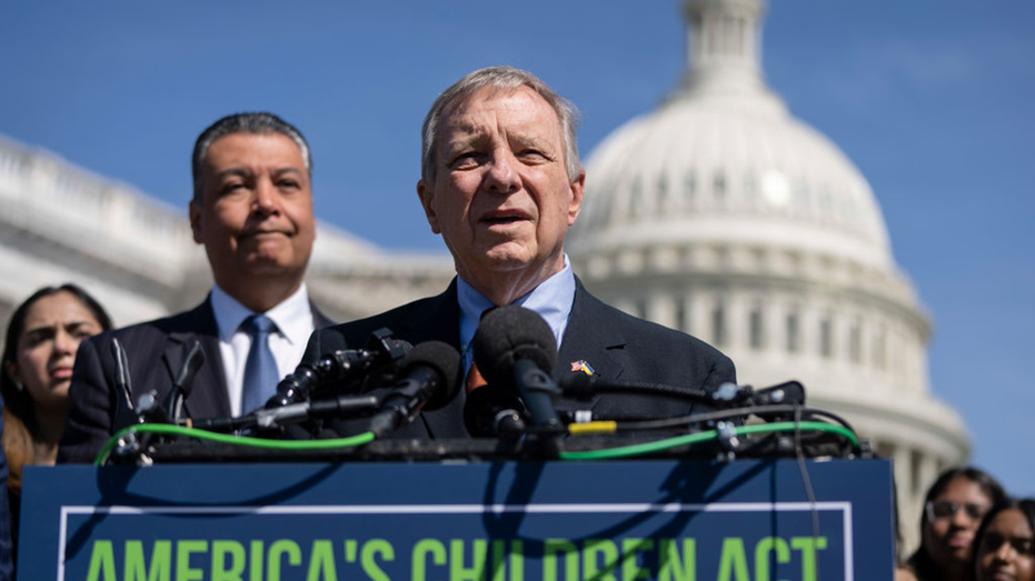 250K Dreamers would be protected from deportation under big-name bipartisan effort
