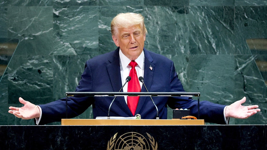 Trump draws laughs from world leaders moments into UN speech