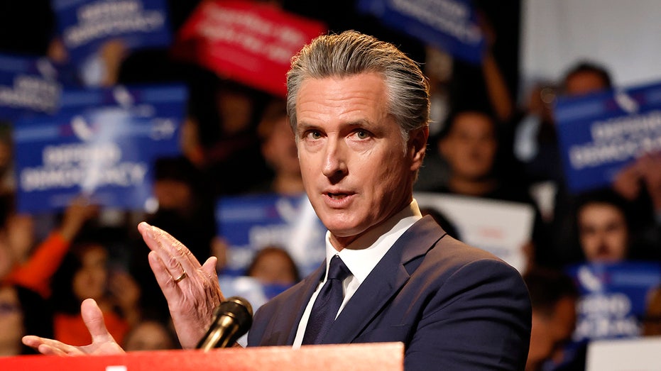 Newsom on courtroom collision course with Trump over ICE mask ban