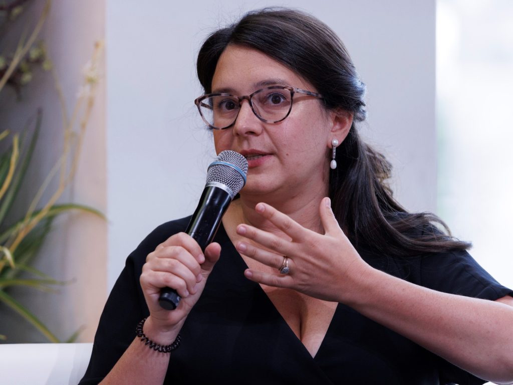 Conservative writer Bari Weiss named editor-in-chief of CBS News Conservative writer Bari Weiss named editor-in-chief of CBS News