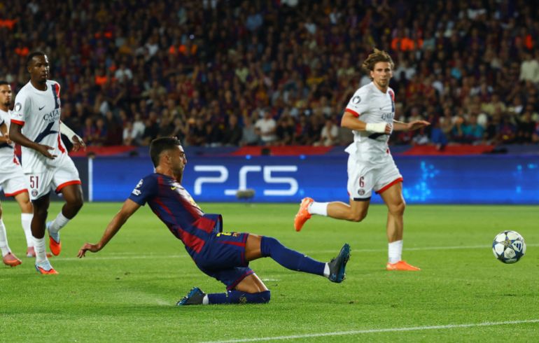 PSG beat Barcelona for winning start to Champions League defence