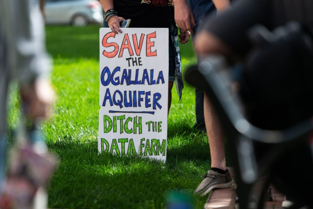 Economic boom or environmental disaster? Rural Texas grapples with pros, cons of data centers Economic boom or environmental disaster? Rural Texas grapples with pros, cons of data centers