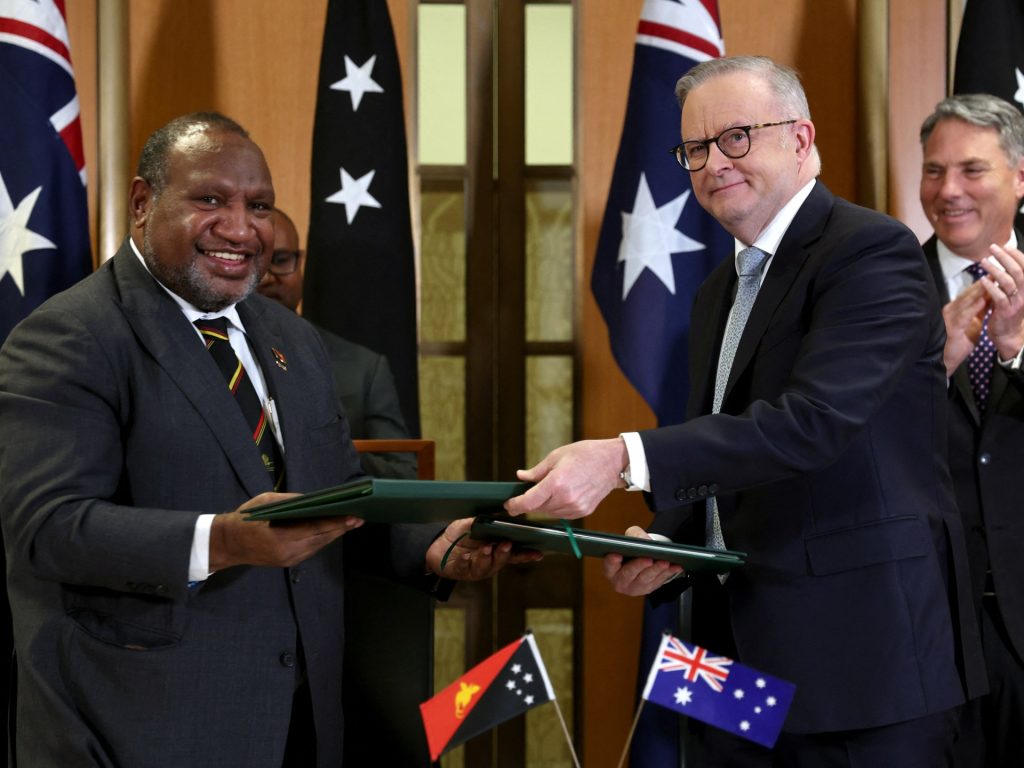 Australia, Papua New Guinea sign mutual defence treaty Australia, Papua New Guinea sign mutual defence treaty