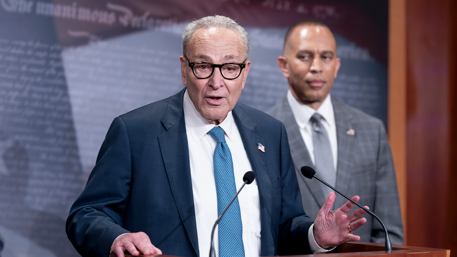 Schumer requests meeting with Trump ‘any time, any place’ as Democrat stalemate drags on Schumer requests meeting with Trump ‘any time, any place’ as Democrat stalemate drags on