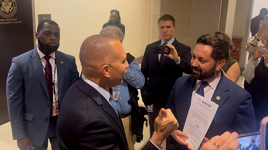 Jeffries tells Lawler to ‘keep your mouth shut’ as shutdown sparks Capitol Hill confrontations Jeffries tells Lawler to ‘keep your mouth shut’ as shutdown sparks Capitol Hill confrontations