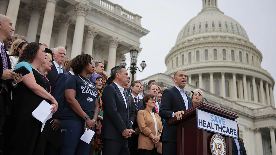Dems fundraise off government shutdown as Hakeem Jeffries urges supporters to ‘keep the faith’ Dems fundraise off government shutdown as Hakeem Jeffries urges supporters to ‘keep the faith’