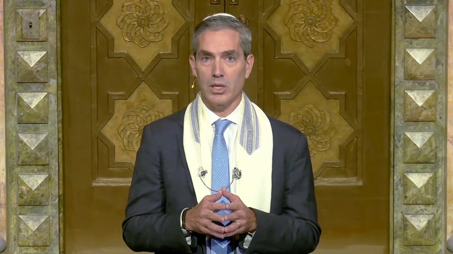 NYC rabbis warn Democratic socialist mayoral candidate ‘poses a danger’ to Jewish New Yorkers NYC rabbis warn Democratic socialist mayoral candidate ‘poses a danger’ to Jewish New Yorkers