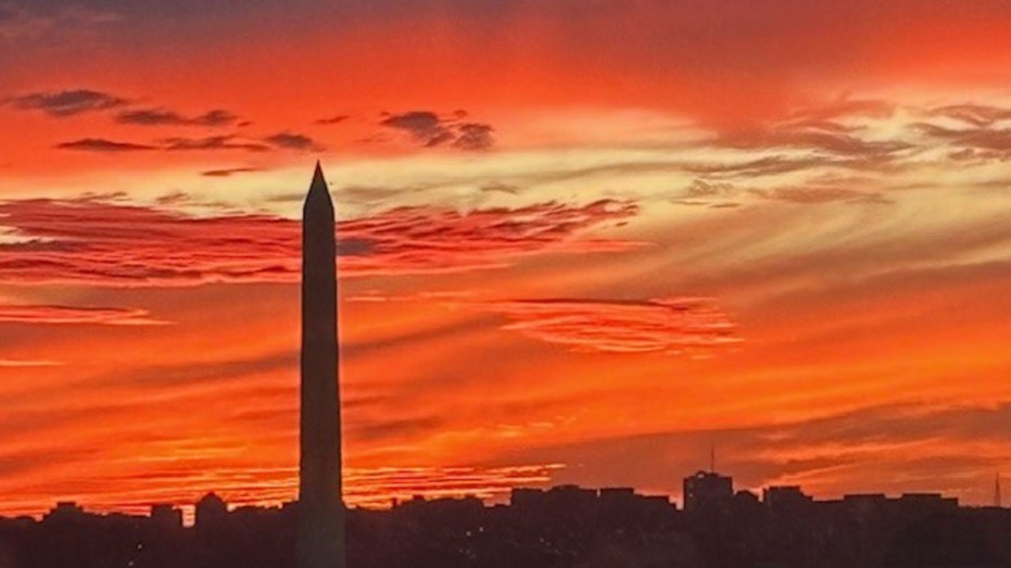 Ominous red and orange skies had Capitol Hill take notice as shutdown loomed Ominous red and orange skies had Capitol Hill take notice as shutdown loomed