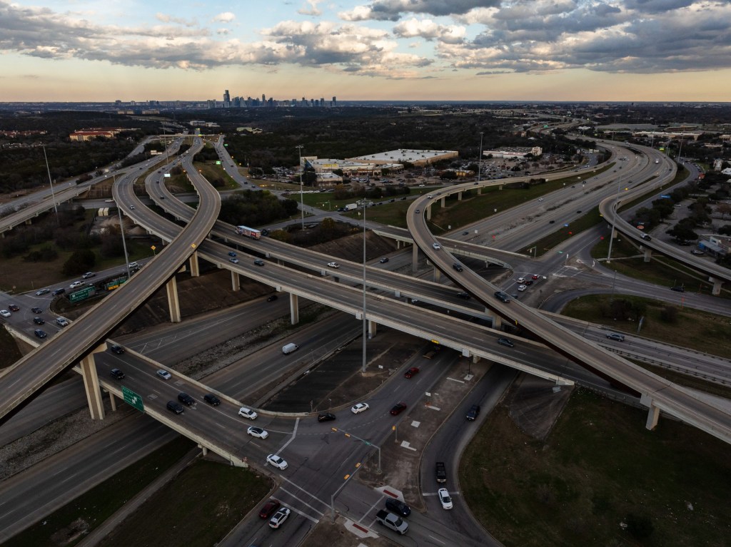 Car-dominant Texas needs more public transit to meet mobility demands, TxDOT report says Car-dominant Texas needs more public transit to meet mobility demands, TxDOT report says