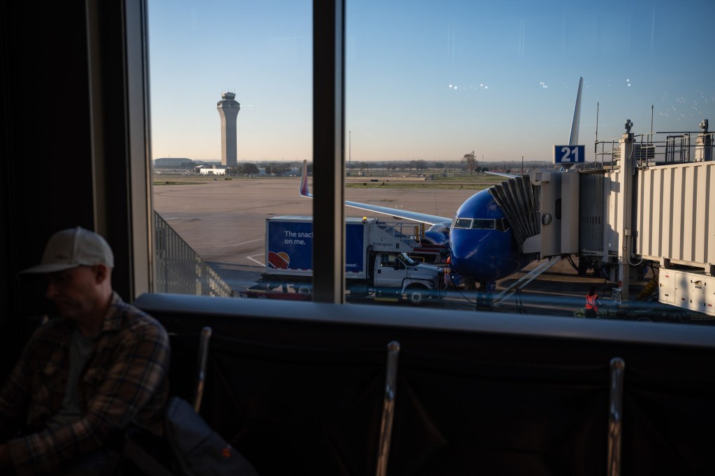 Texas airports see major delays, long security lines as government shutdown continues