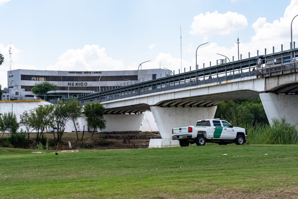 Trump administration plans to build border wall in Laredo, mayor says Trump administration plans to build border wall in Laredo, mayor says