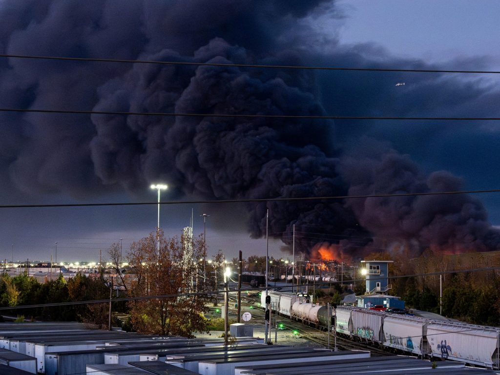 At least three killed in UPS cargo plane crash at Louisville airport in US At least three killed in UPS cargo plane crash at Louisville airport in US