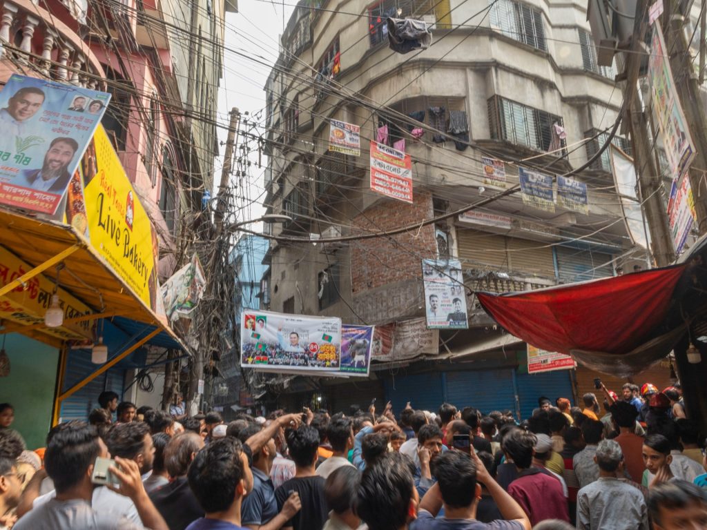 Aftershock shakes Bangladesh as earthquake death toll rises to 10