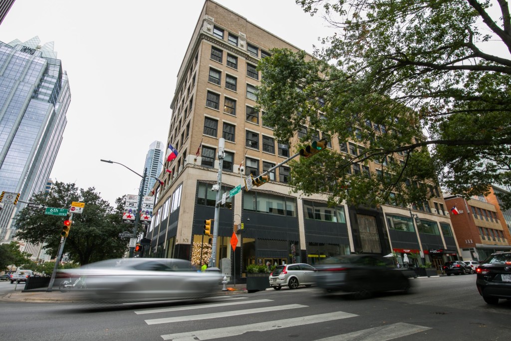 Billionaire Jeff Yass gives 0 million to University of Austin for free tuition Billionaire Jeff Yass gives 0 million to University of Austin for free tuition