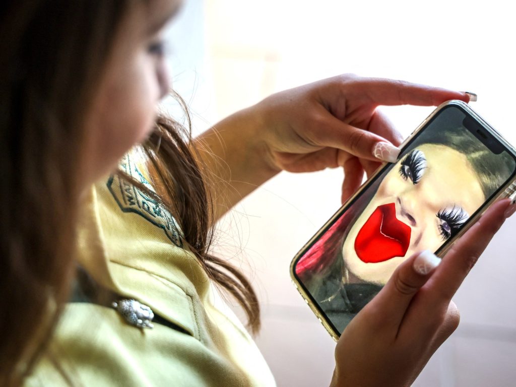 Snapchat starts age checks in Australia ahead of teen social media ban Snapchat starts age checks in Australia ahead of teen social media ban