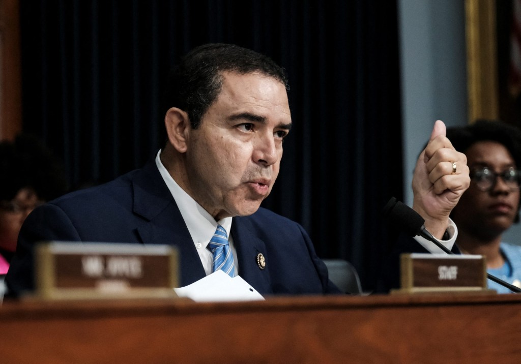 Despite bribery charges, many Democrats still favor Henry Cuellar to hold his Laredo district