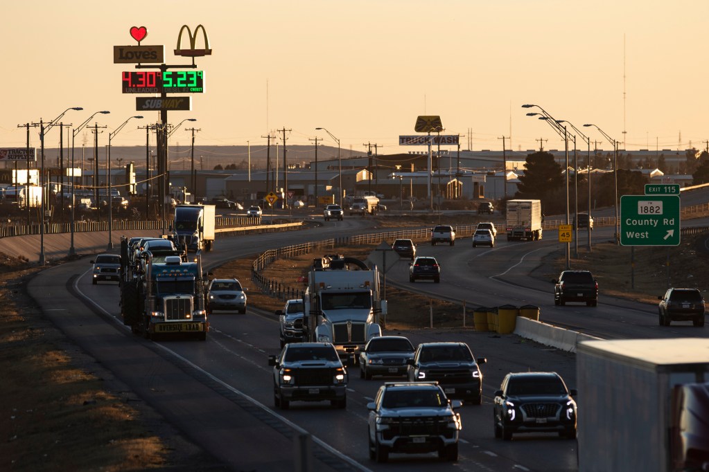 Texas counties, auto industry push back on proposed ID restrictions on car registration tied to immigration