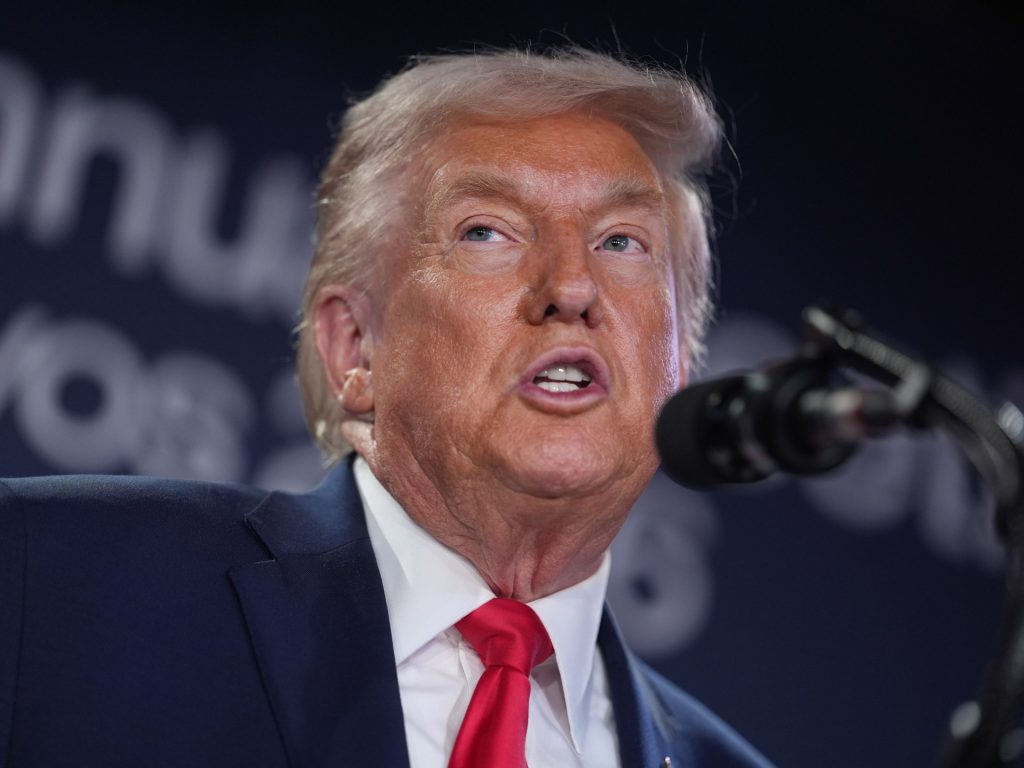 Trump lavishes praise on UK troops amid anger over his Afghanistan claims Trump lavishes praise on UK troops amid anger over his Afghanistan claims