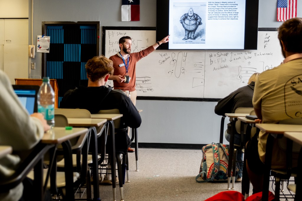 Not all paths to college and career readiness pay off equally for Texas students, study finds