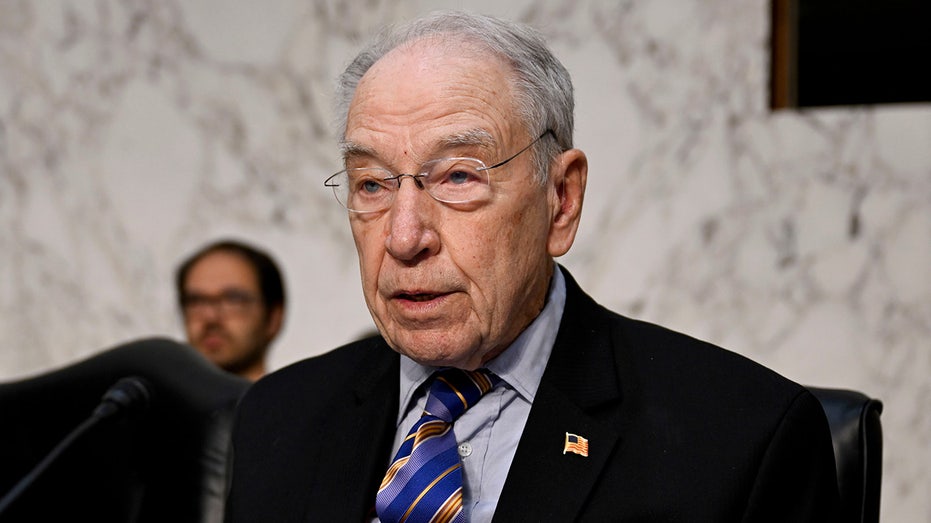 Credit Suisse investigation reveals 890 Nazi regime accounts, Sen Grassley says Credit Suisse investigation reveals 890 Nazi regime accounts, Sen Grassley says