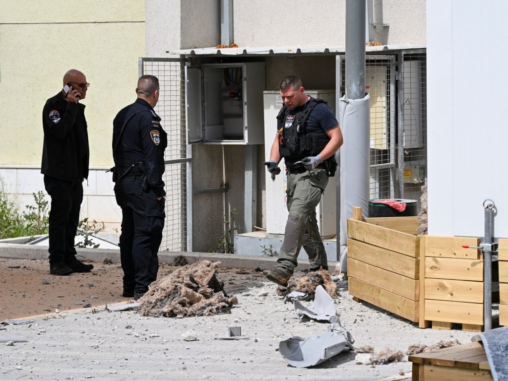 ‘No middle ground’: Israelis back Iran war, despite taking mounting hits