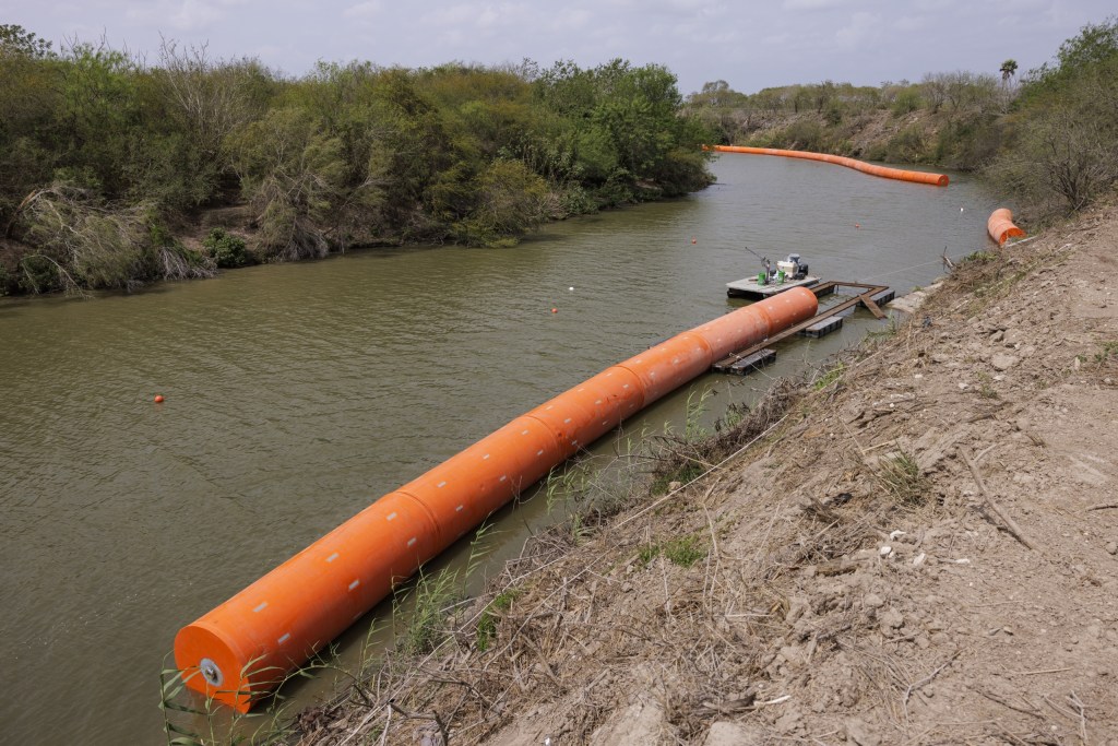Feds plan to install 536 miles of floating barriers on Rio Grande to deter migrants