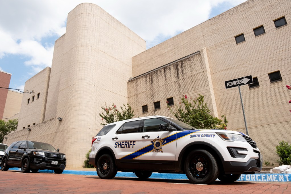 Texas jails aren’t meeting deadlines to free inmates, costing some counties thousands in settlements