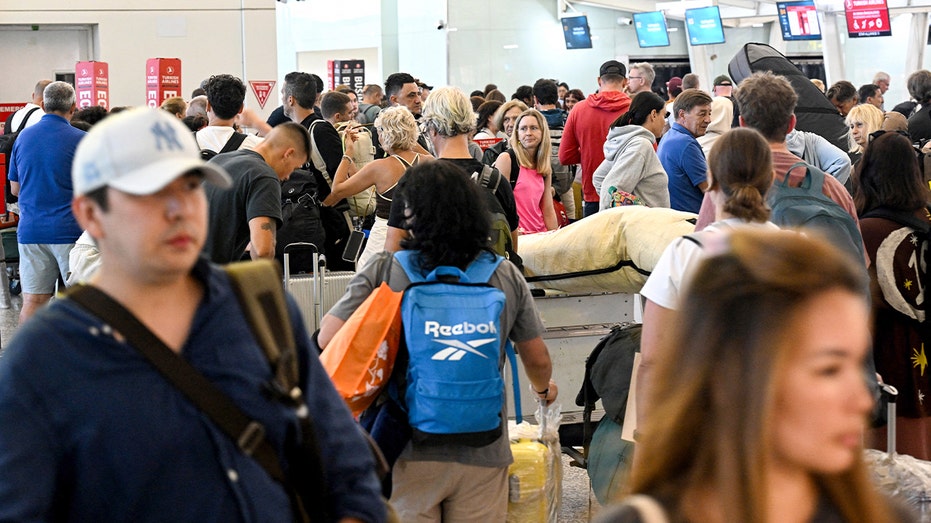 Americans in more than a dozen Middle East nations urged to flee Americans in more than a dozen Middle East nations urged to flee