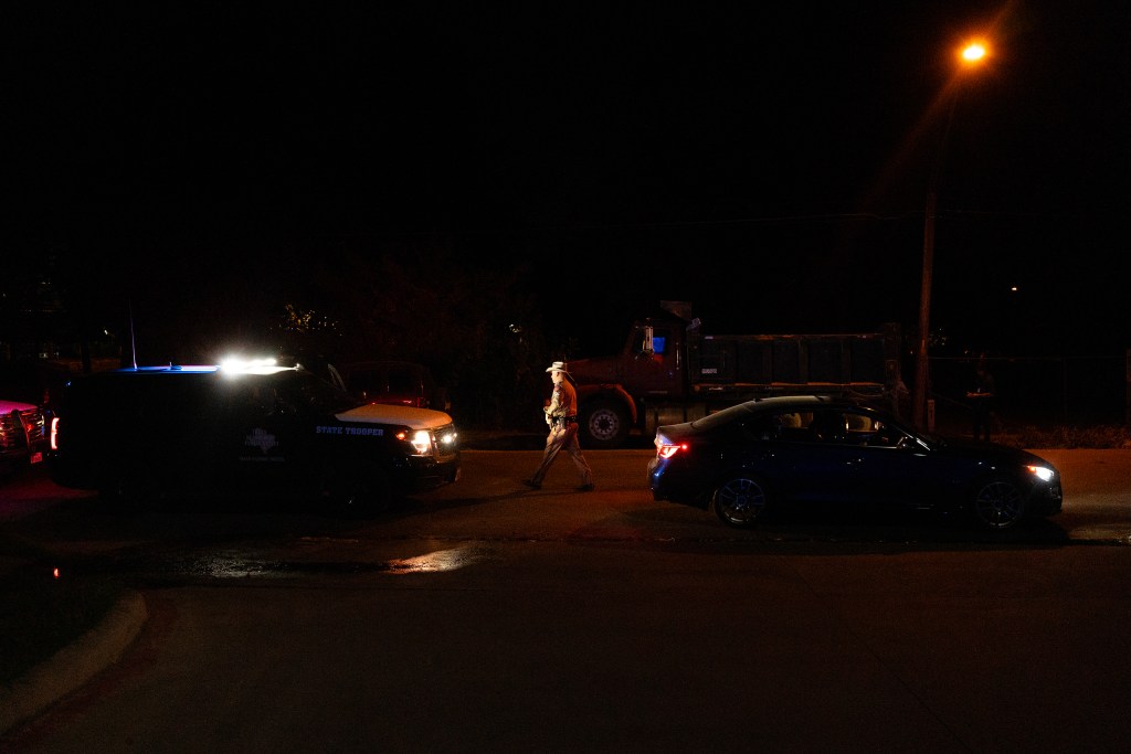 Texas police can arrest people suspected of entering country illegally, federal court rules