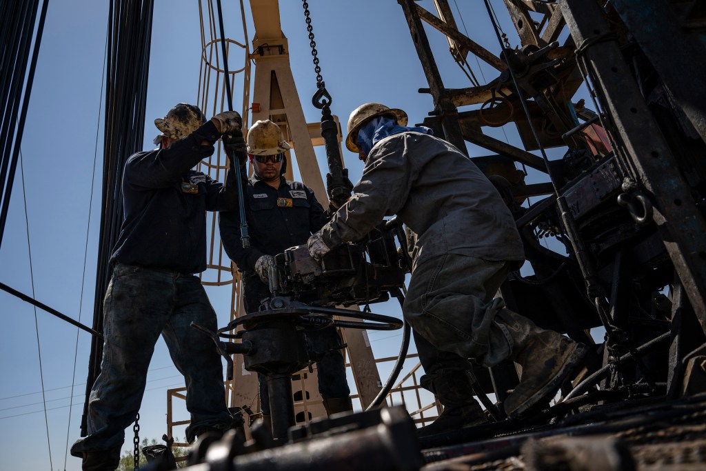 Record oil production in West Texas helps stabilize U.S. supply amid Iran war