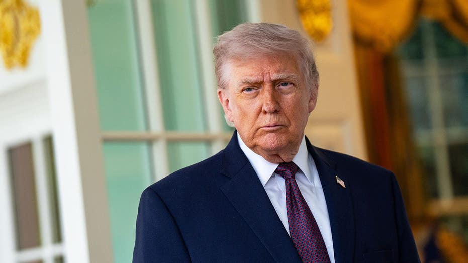 GOP holds with Trump on Iran war, but cracks emerge as deadline nears