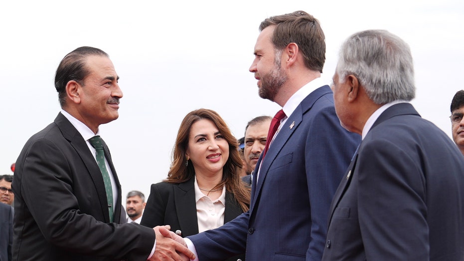 Vance arrives in Pakistan for high-stakes Iran talks as ‘fragile’ ceasefire teeters Vance arrives in Pakistan for high-stakes Iran talks as ‘fragile’ ceasefire teeters