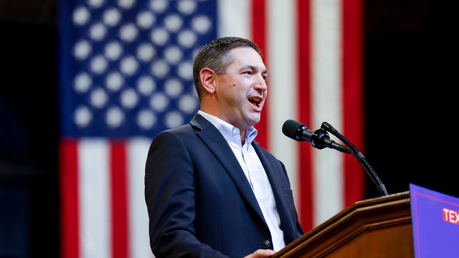 State top cop moves to crush alleged DHS records restriction as county denies ICE-out State top cop moves to crush alleged DHS records restriction as county denies ICE-out