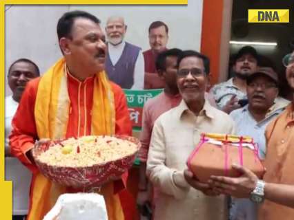 West Bengal Election Result 2026: After ‘Khela’, BJP supporters celebrates with ‘jhalmuri’ in Kolkata | WATCH