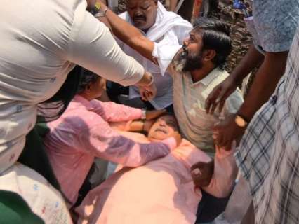 After Abhishek Banerjee row, TMC MP Kalyan Banerjee injured in clash outside Hooghly police station After Abhishek Banerjee row, TMC MP Kalyan Banerjee injured in clash outside Hooghly police station