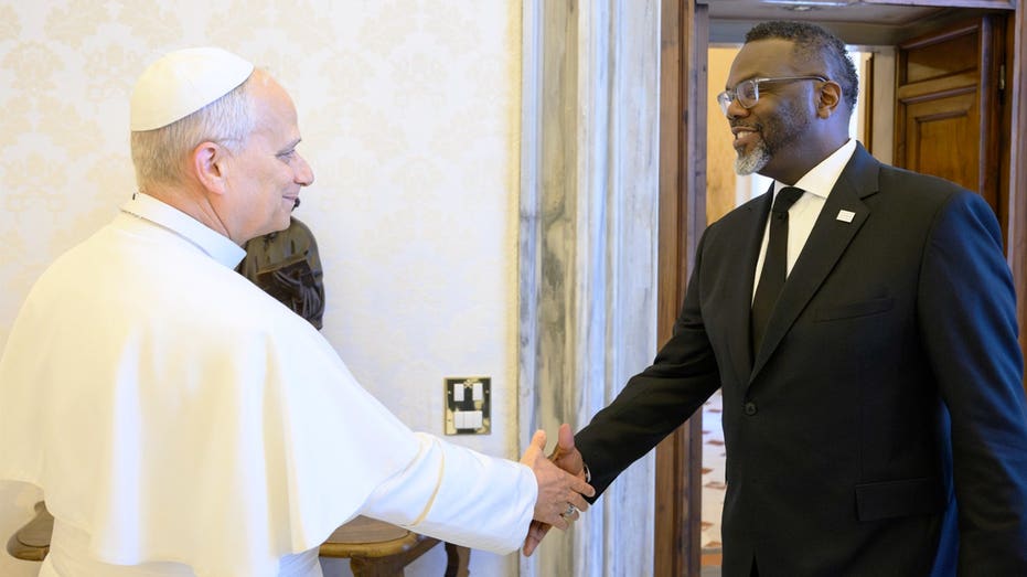 Pope Leo meets with Chicago’s far-left mayor, George Floyd’s family lawyer at the Vatican Pope Leo meets with Chicago’s far-left mayor, George Floyd’s family lawyer at the Vatican