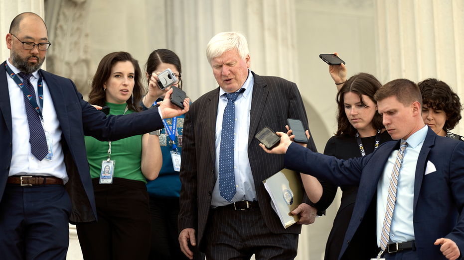 EXCLUSIVE: ‘Phantom employees’ scandal spurs GOP crackdown on B incentive for companies to bypass Americans EXCLUSIVE: ‘Phantom employees’ scandal spurs GOP crackdown on B incentive for companies to bypass Americans