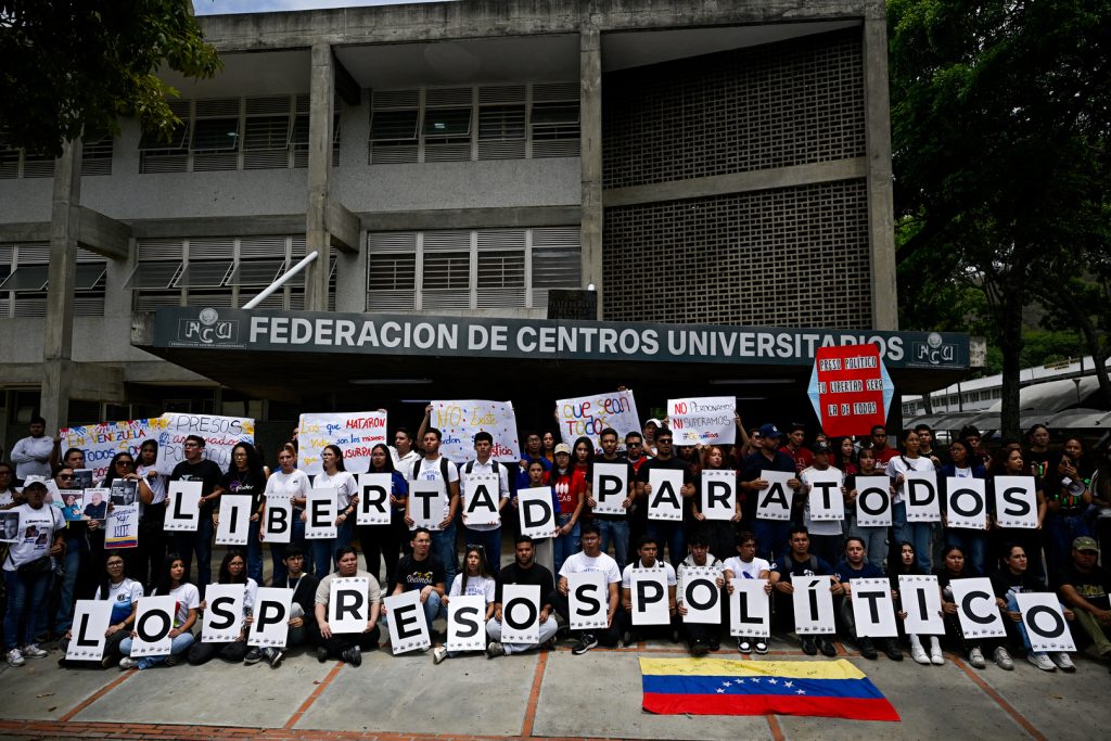 Students in Caracas to demand release of political prisoners Students in Caracas to demand release of political prisoners