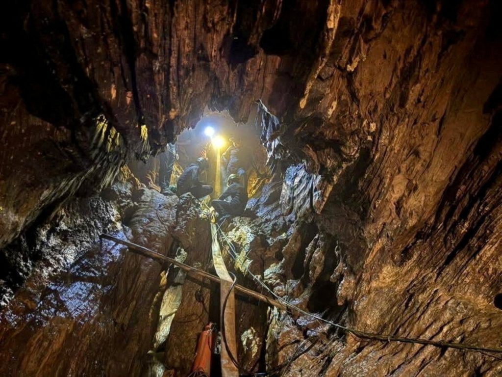 First survivor rescued from flooded cave in Laos First survivor rescued from flooded cave in Laos