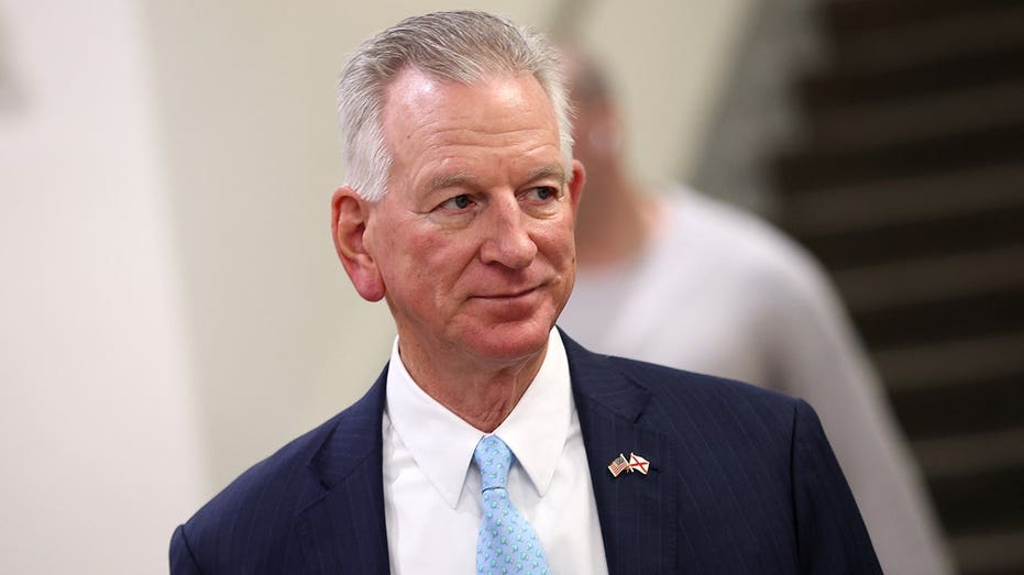 Alabama Democrats rally around former Dem senator to challenge Trump-backed Tuberville in fall Alabama Democrats rally around former Dem senator to challenge Trump-backed Tuberville in fall