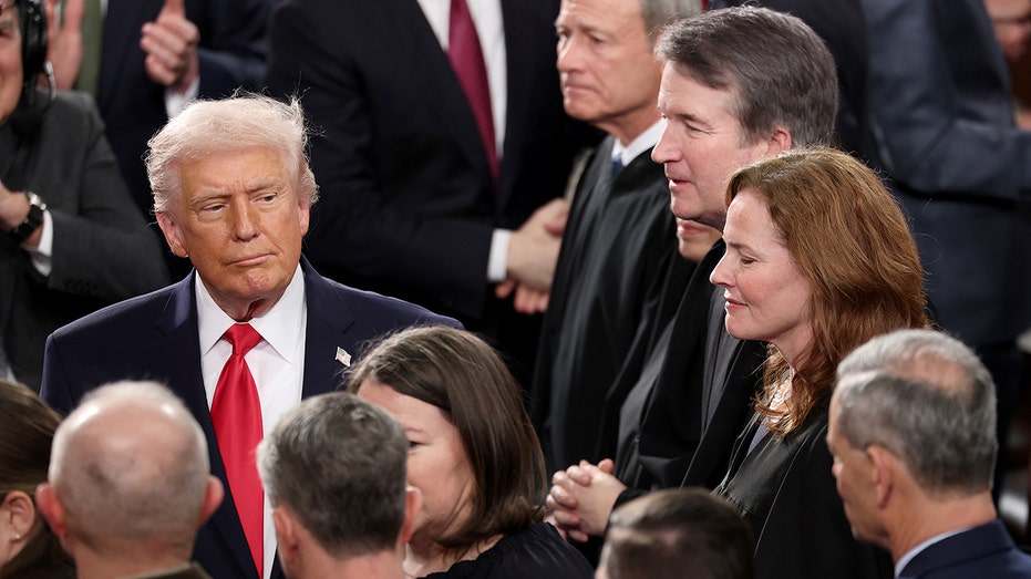 Trump criticizes 2 Supreme Court justices by name over tariff ruling
