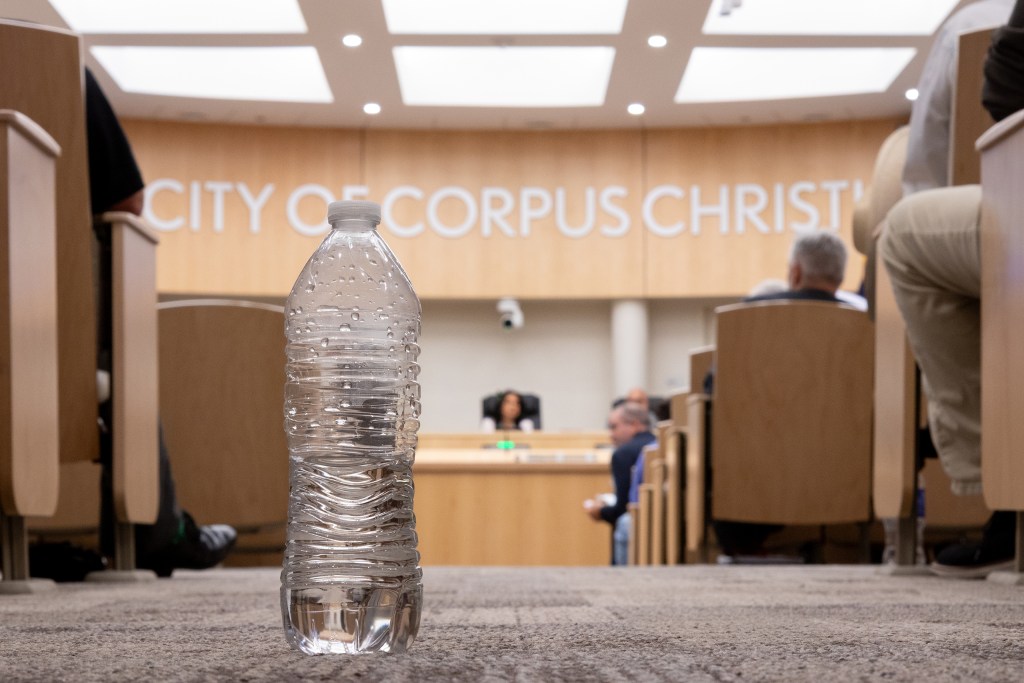 Corpus Christi’s delayed water response bubbles up to Texas governor’s race Corpus Christi’s delayed water response bubbles up to Texas governor’s race