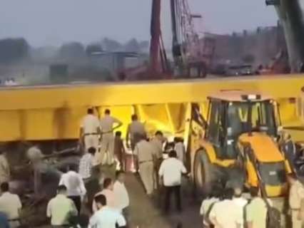 Faridabad Construction Site Accident: Jewar Expressway project hit by crane collapse, 5 workers feared trapped; rescue operation underway